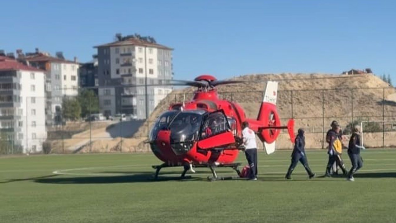 Malatya’da ambulans helikopter yaşlı adam için havalandı
