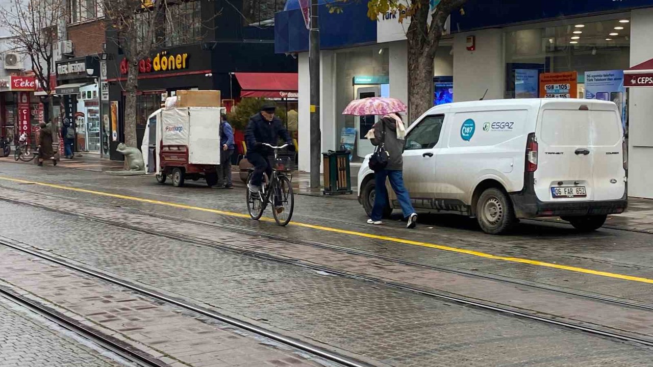 Eskişehir’de yağmur etkisini gösterdi
