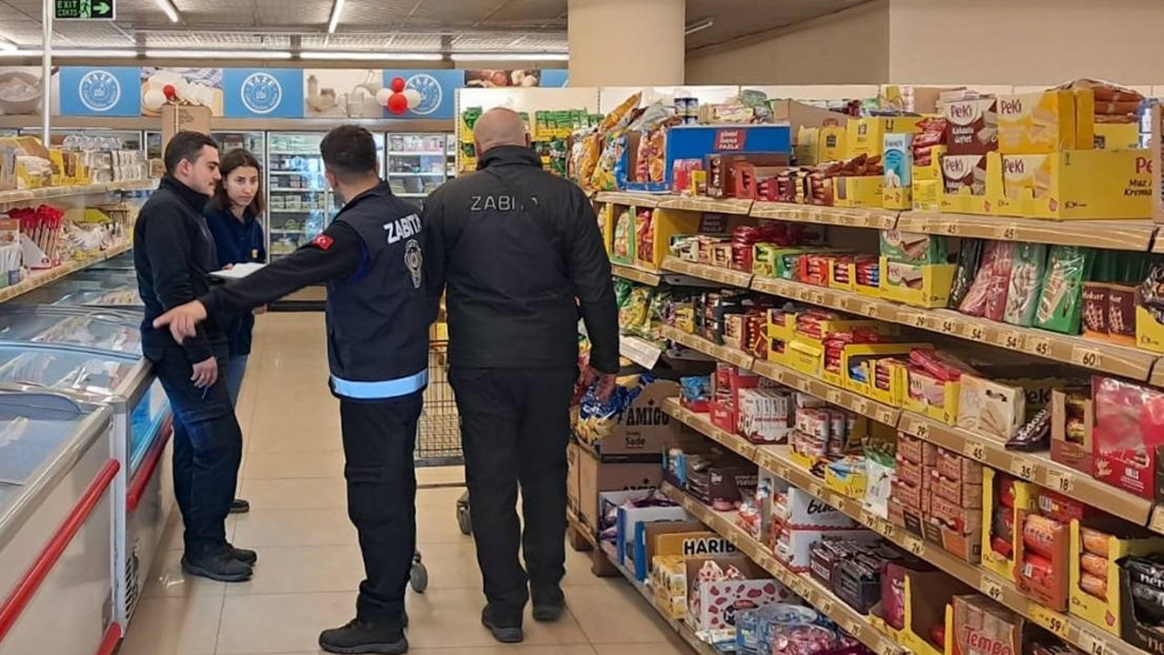 Köşk’te zincir marketlere etiket ve son kullanma tarihi denetimi

