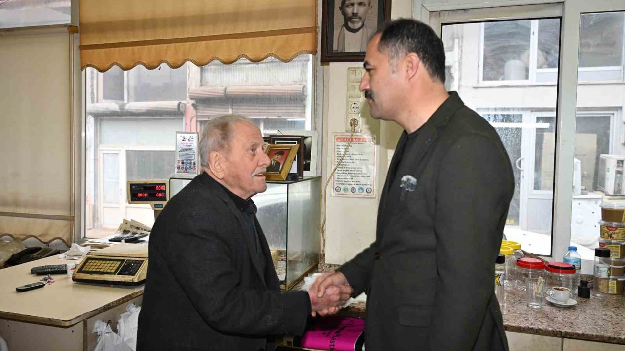 Regaip Kandili’nde, Demirci’de ustalara vefa ziyareti
