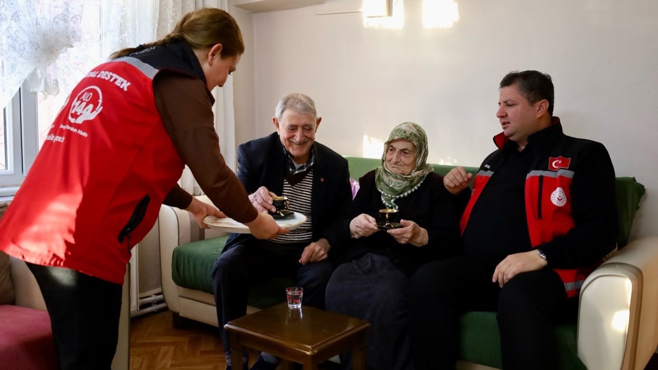 67 yıllık mutluluğa "kahve bahane" ziyareti
