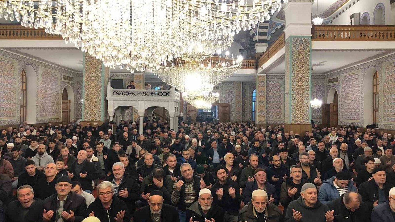 Düzce’de Regaip Kandili idrak edildi
