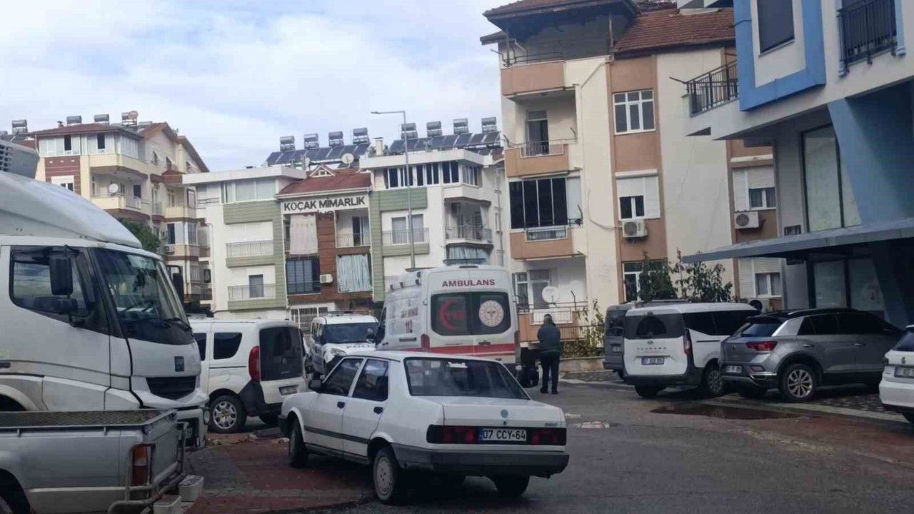 Kanser hastası yaşlı adam evinde ölü bulundu
