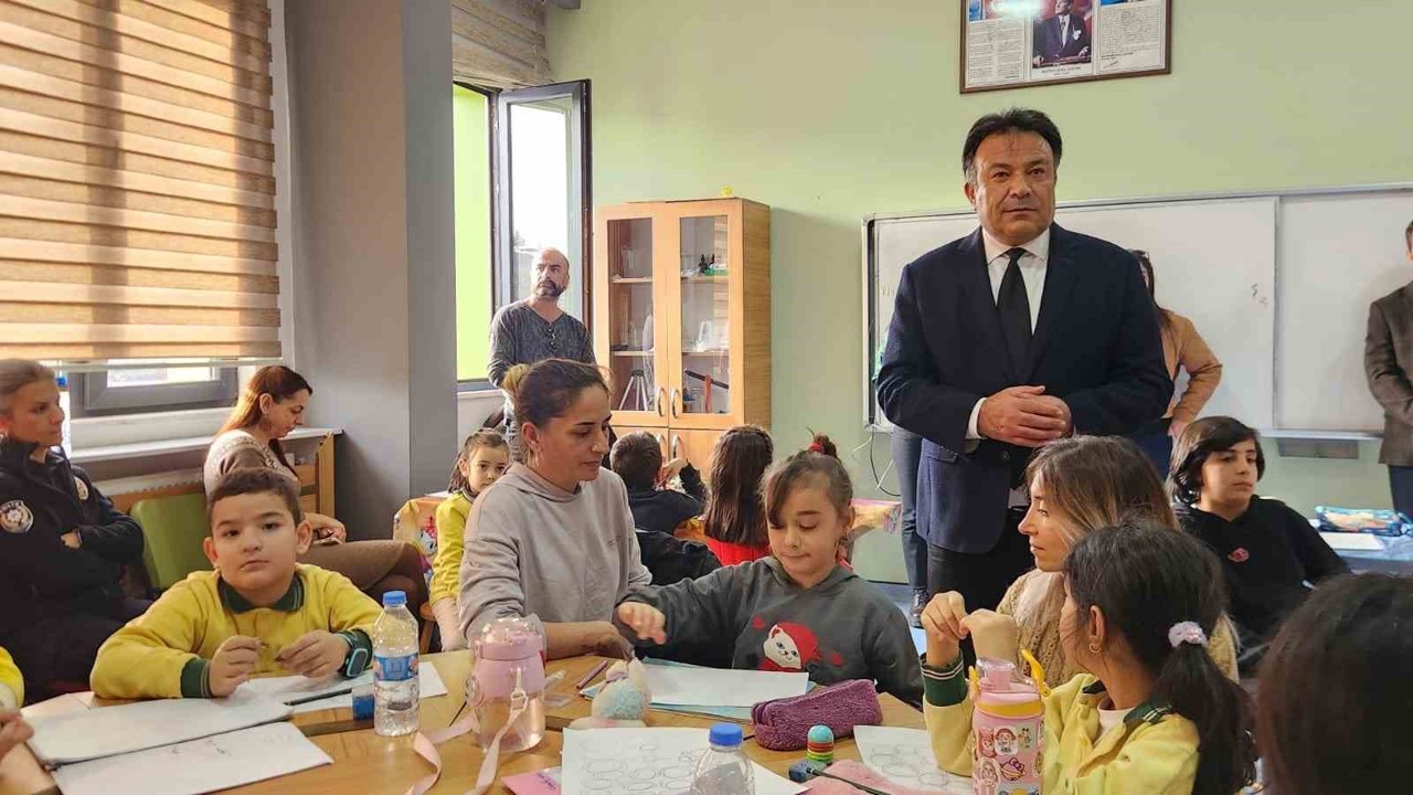 Tunceli’de çocuklar sanatla kendini keşfediyor
