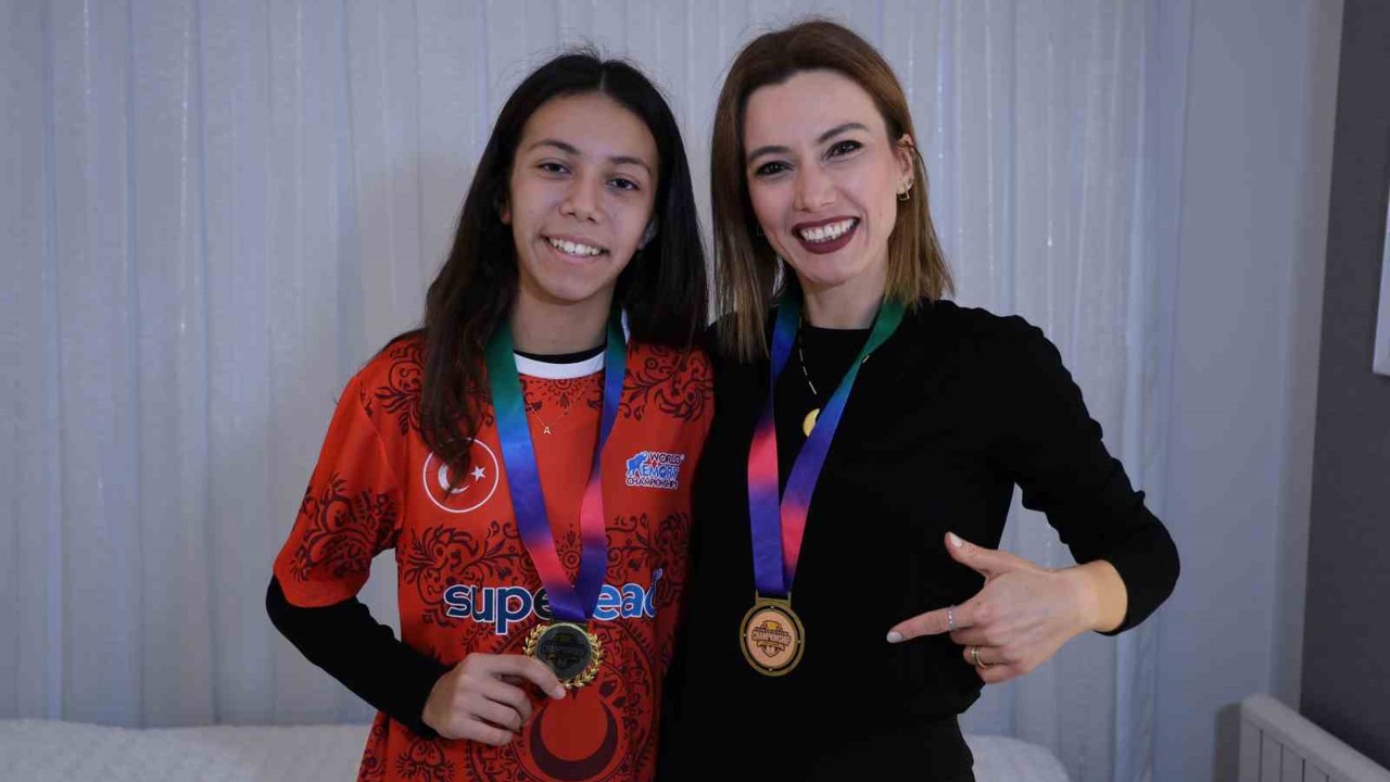 ’Dünya Hafıza Şampiyonası’na Adanalı anne ile kızı damga vurdu
