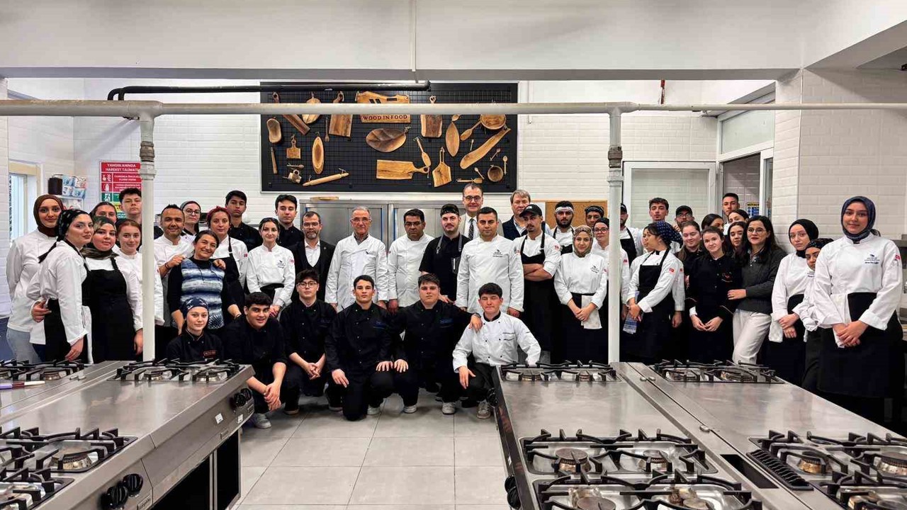 Geleceğin aşçıları balık workshopu yaptı
