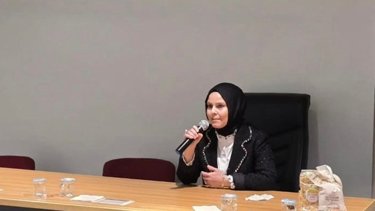 Gediz’de tarhana çorbası üretim işletmesi sahibi öğrencilerle buluştu
