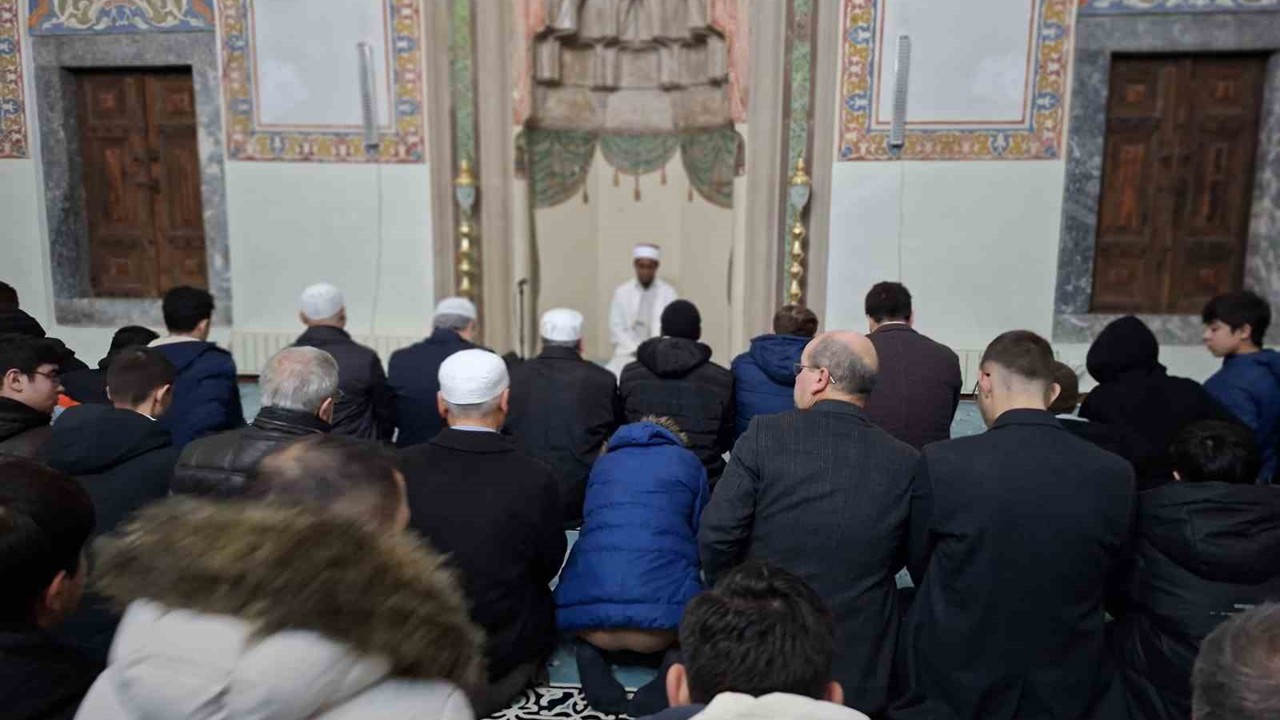 İstiklal Marşı’nın yazarı Akif, Eskişehir’de hatim duasıyla anıldı
