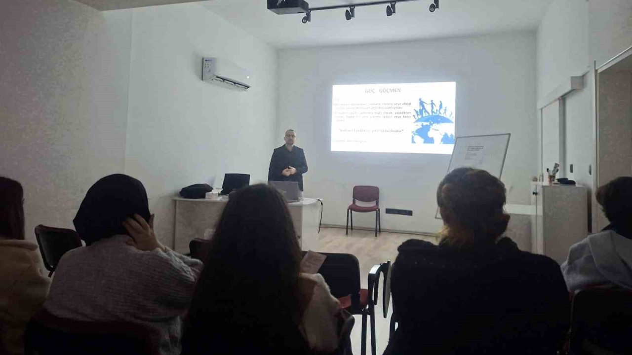 Dezavantajlı gruplara yönelik sağlık eğitimleri sürüyor
