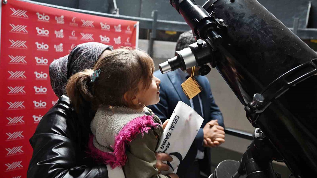 Bilim Kafe Demirci’de ’Teknolojinin topluma etkileri’ masaya yatırıldı
