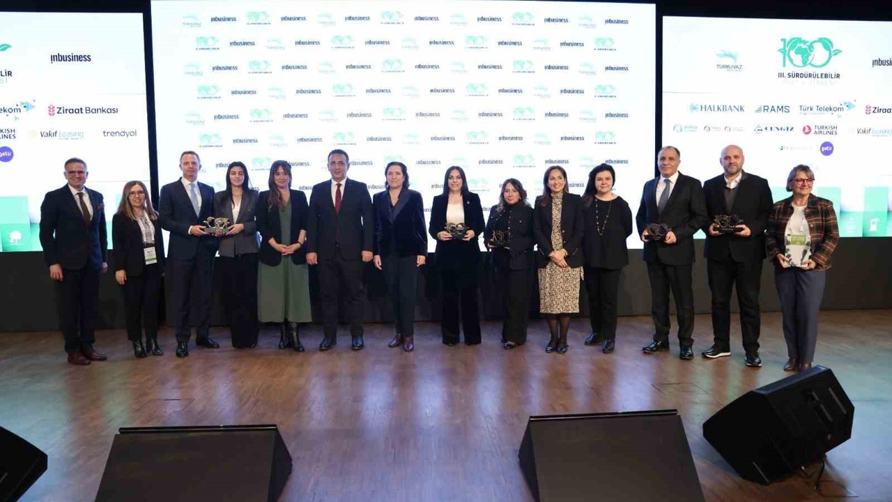 3’üncü Sürdürülebilir Yüzyıl Zirvesi’nde yeşil dönüşümün yol haritası konuşuldu
