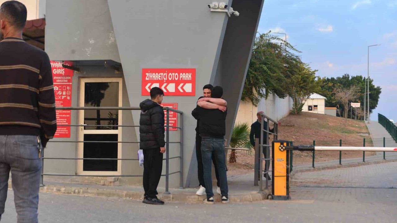 Adana’da hükümlüler tahliye olmaya başladı
