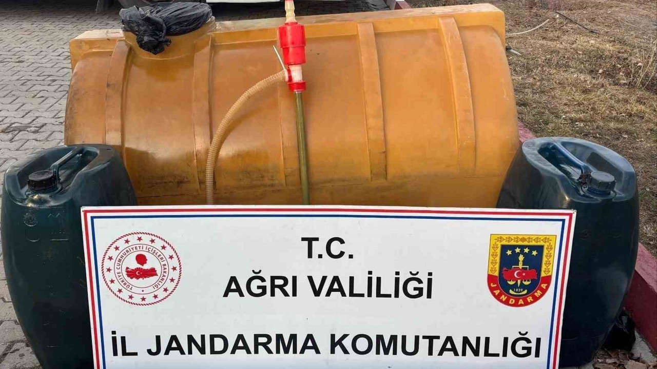 Ağrı’da yolcu otobüsünde 245 litre kaçak akaryakıt ele geçirildi

