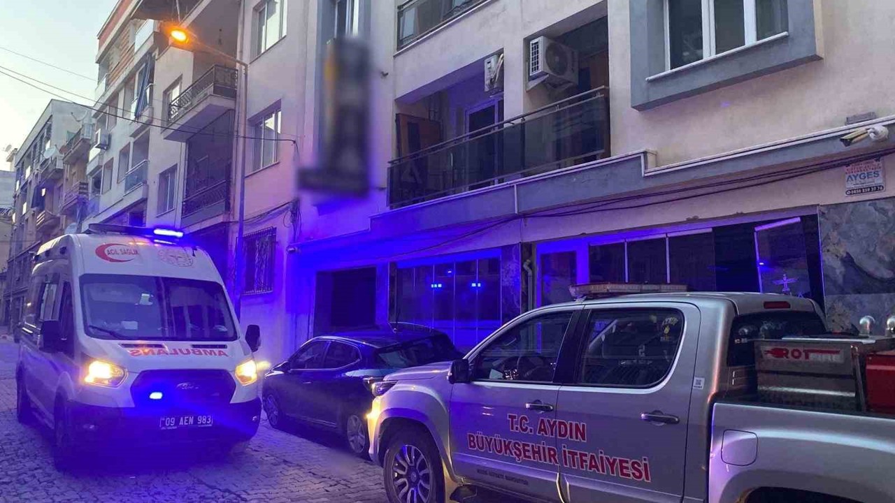 Apart odasında çıkan yangın panikletti
