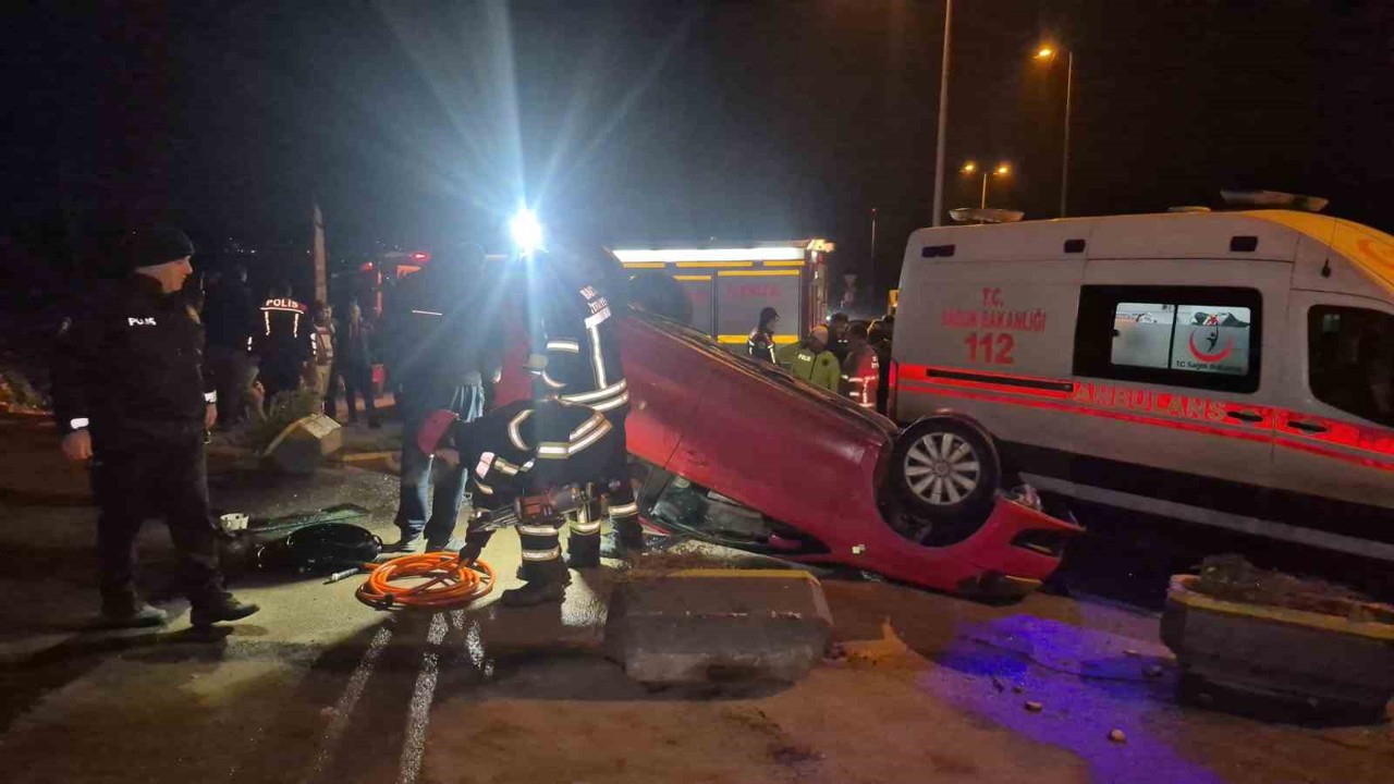 Polisten kaçan araç takla attı: 3 yaralı
