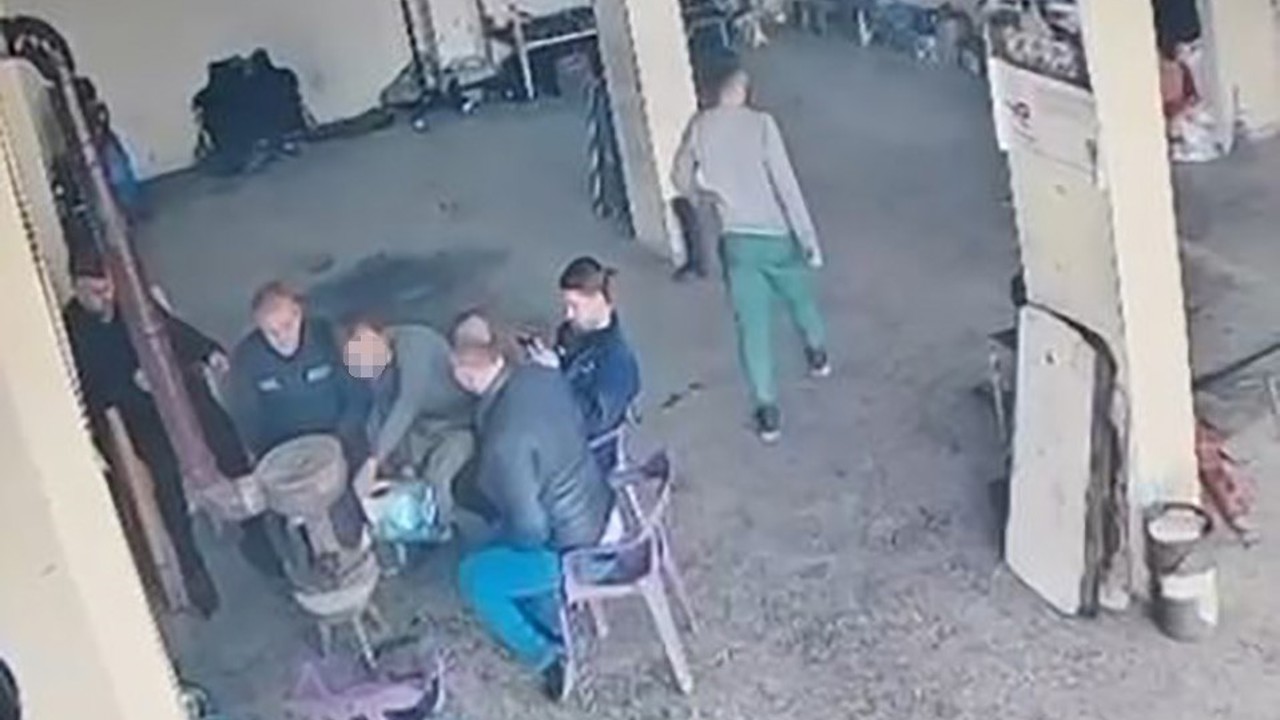 Sobaya dökülen mazot bomba gibi patladı, çırak yaralandı
