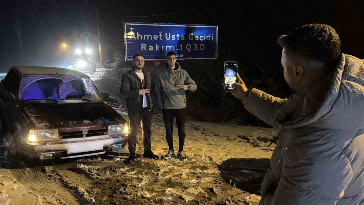 Kar yağışını duyan soluğu burada aldı
