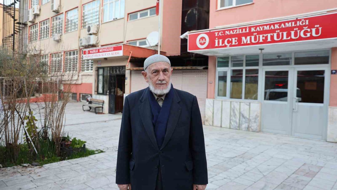Ahmet Dede’nin Nazilli Koca Cami avlusuna sığan 63 yıllık ömrü
