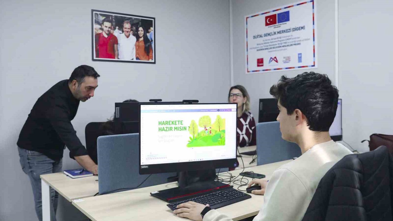 MERCEK’te dijital tasarım ve Canva kursuna yoğun ilgi
