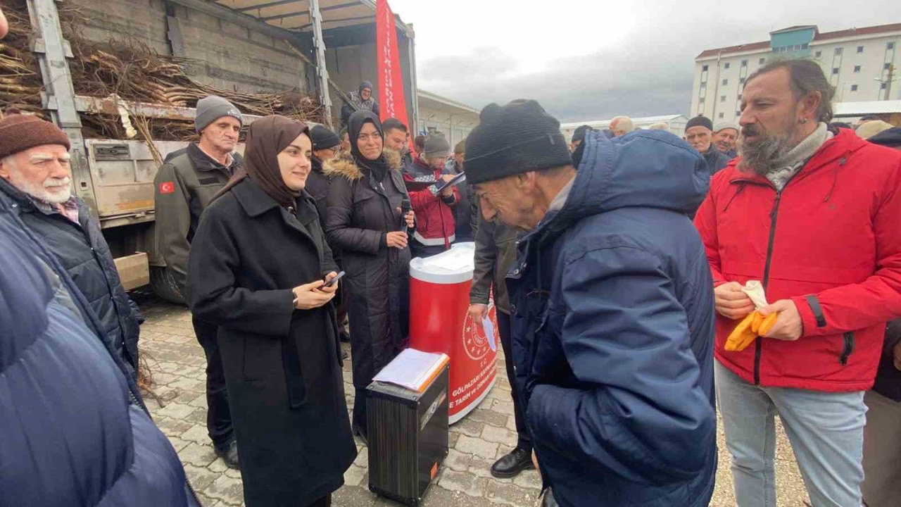 Bilecik’te 143 üreticiye 11 bin fidan hibe edildi
