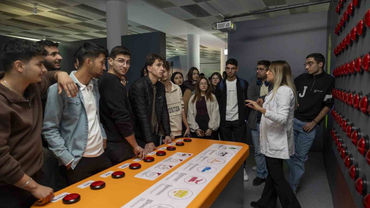 Öğrenciler, Mercan Bilim Merkezi’nde bilimle buluştu
