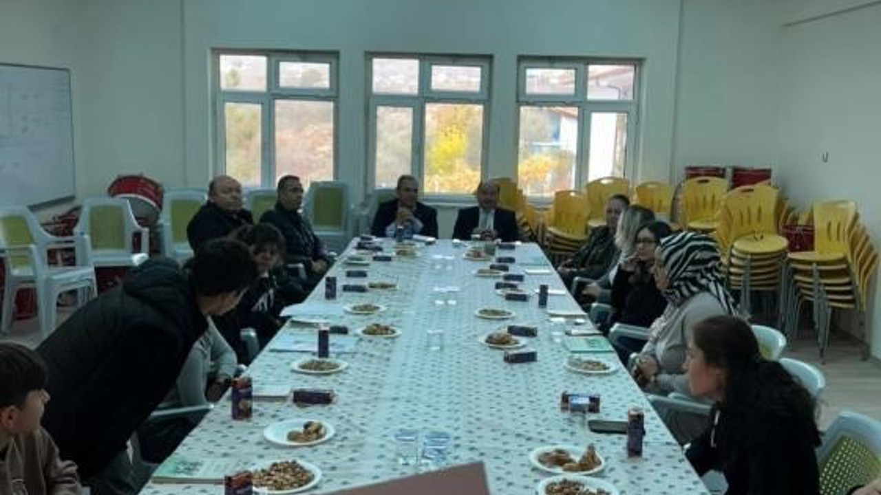 Bilecik’te öğrencilerle kitap okuma projesi hayata geçirildi
