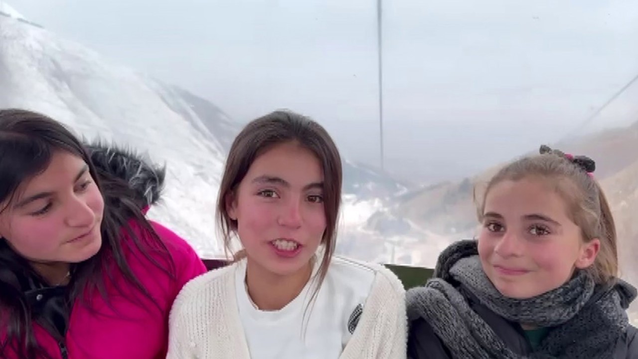 Hayatlarında ilk kez gondola binmenin heyecanını yaşadılar
