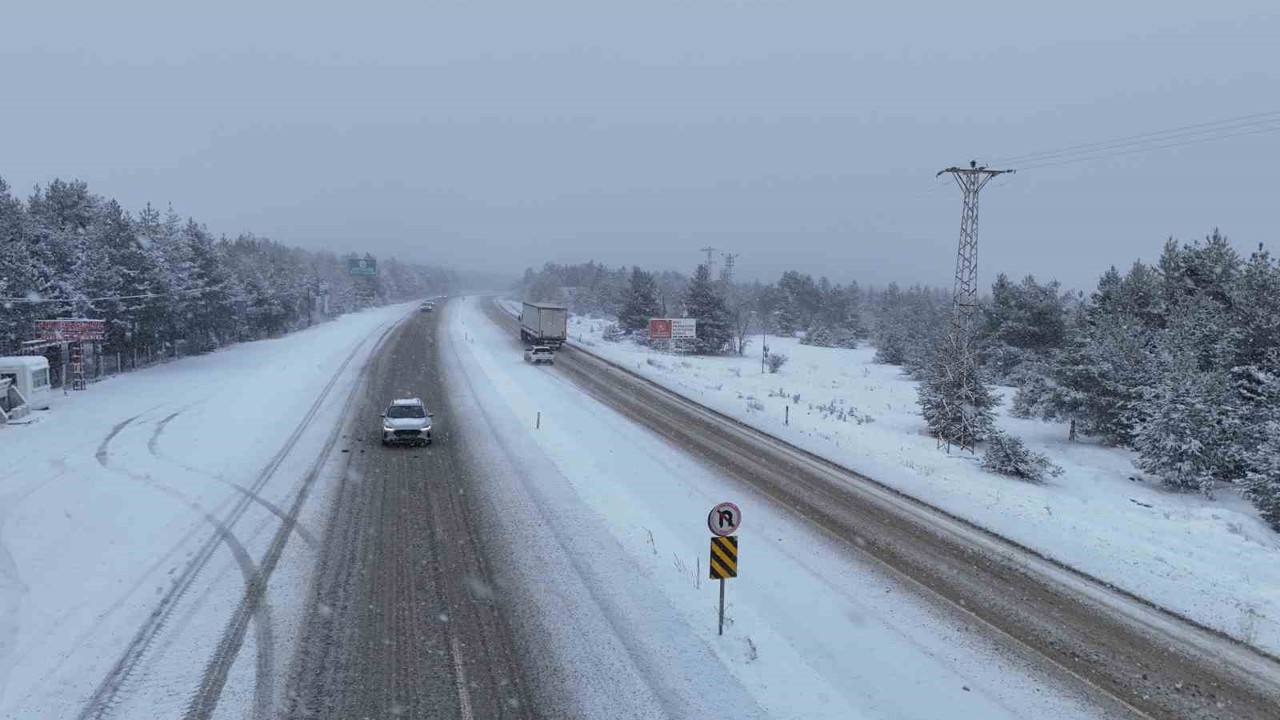 Kastamonu’nun yüksek kesimlerinde yoğun kar yağışı
