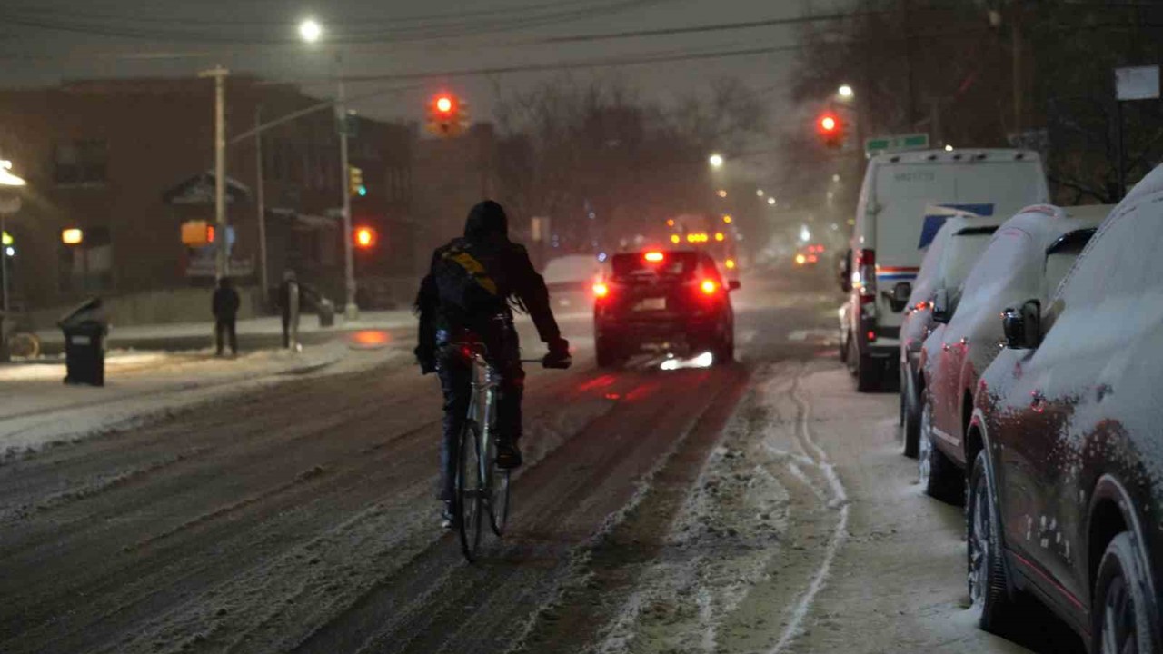 New York ve New Jersey’i kar fırtınası vurdu, acil durum ilan edildi
