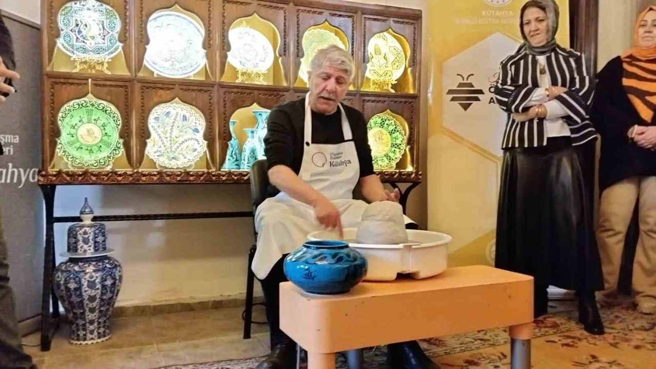 Kütahya’da "Kadim Kültür: Çinicilik" başlıklı etkinlik düzenlendi
