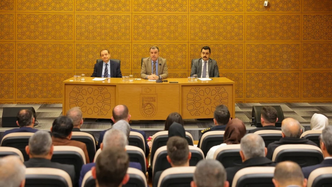 Vali Eldivan’dan kurum amirlerine talimat: "Hizmetlerde aksaklığa mahal verilmeyecek"
