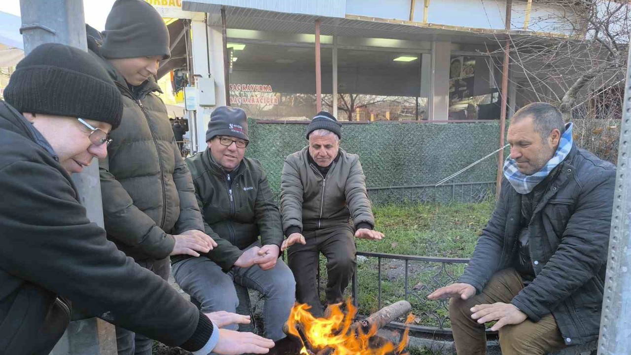 Soğuk havalar en fazla pazarcı esnafını etkiledi
