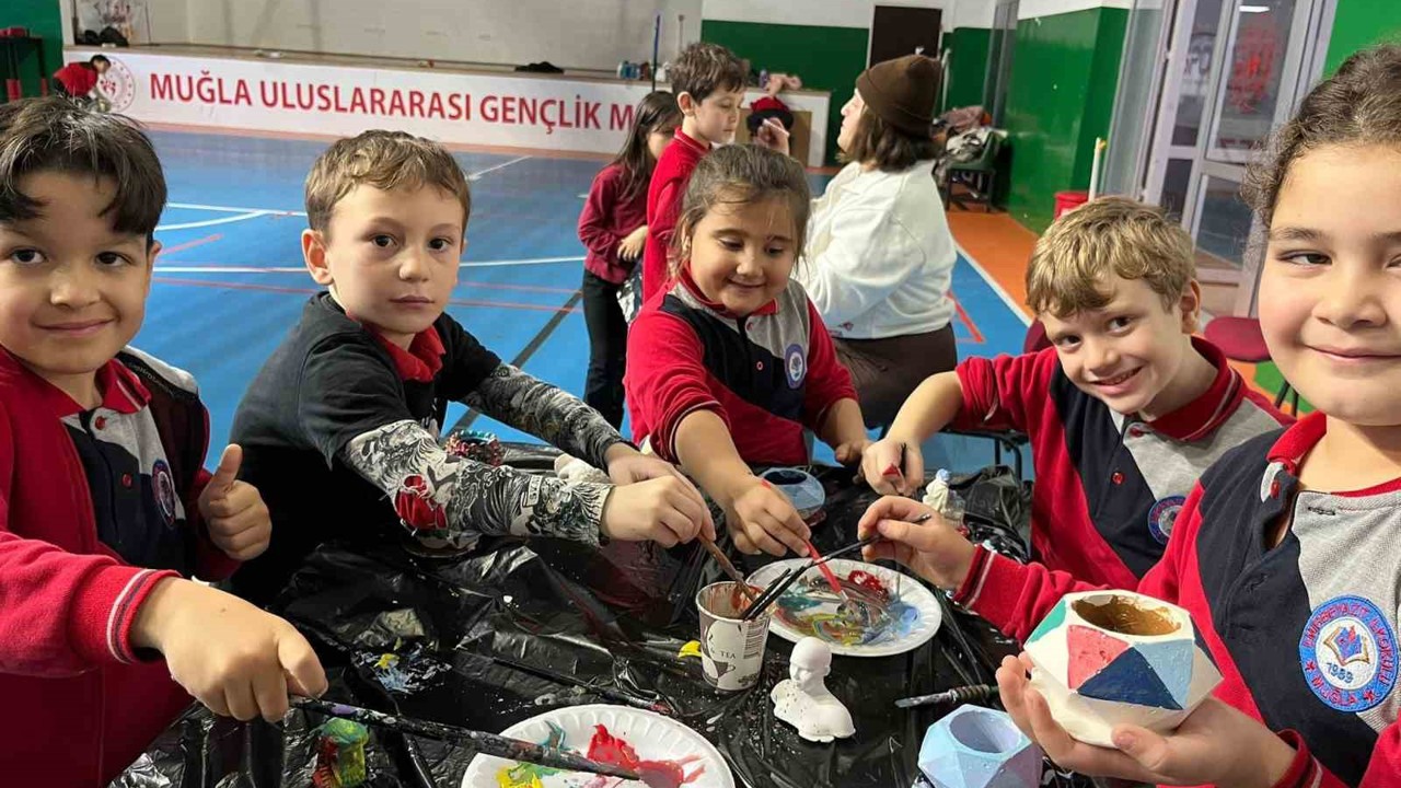 Menteşe’de çocuklar geleneksel oyunlarla geleceğe hazırlanıyor
