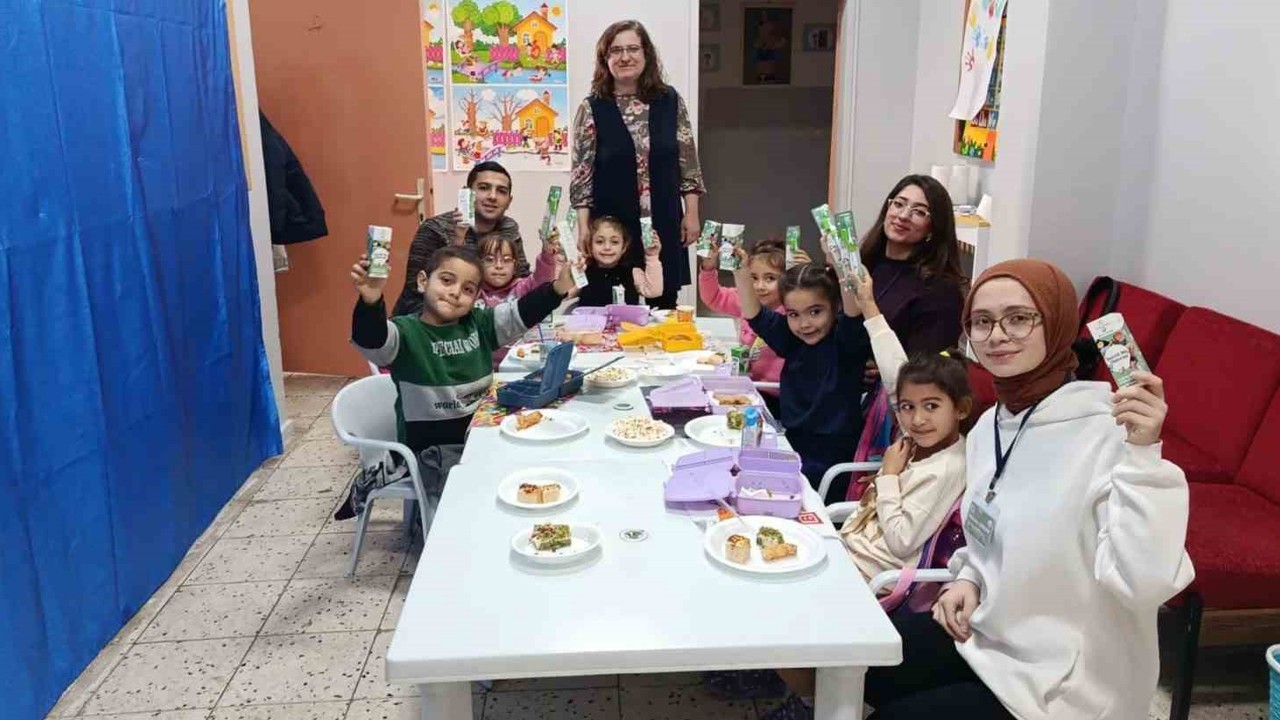 İlkokul öğrencilerine diş sağlığı eğitimi verildi
