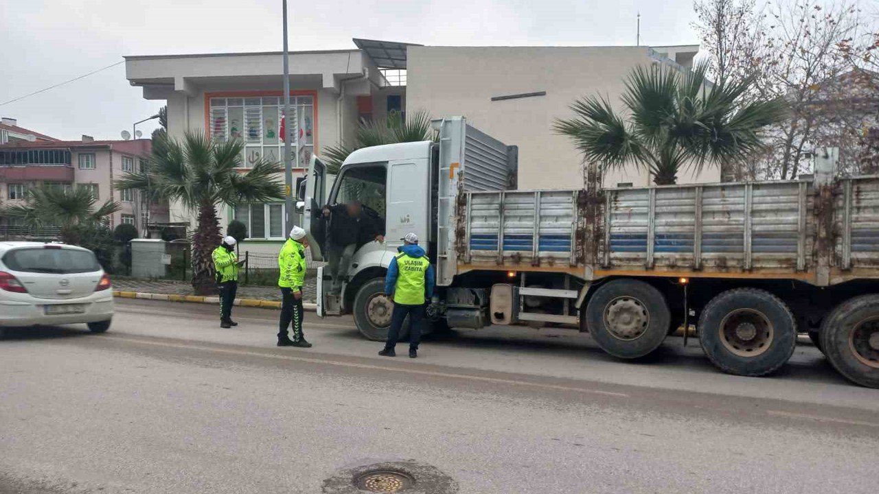 Büyükşehir, ağır tonajlı araç denetimlerini sürdürüyor
