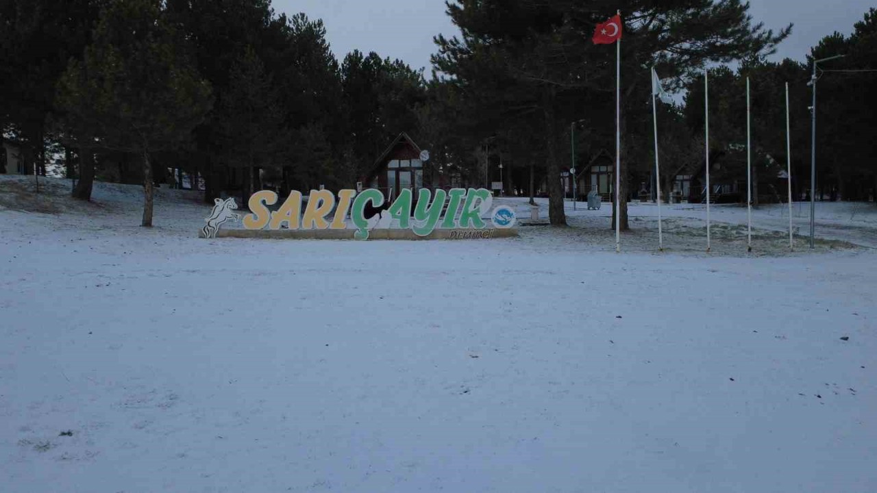 Manisa’da yüksek kesimlerde kar yağışı etkili oldu
