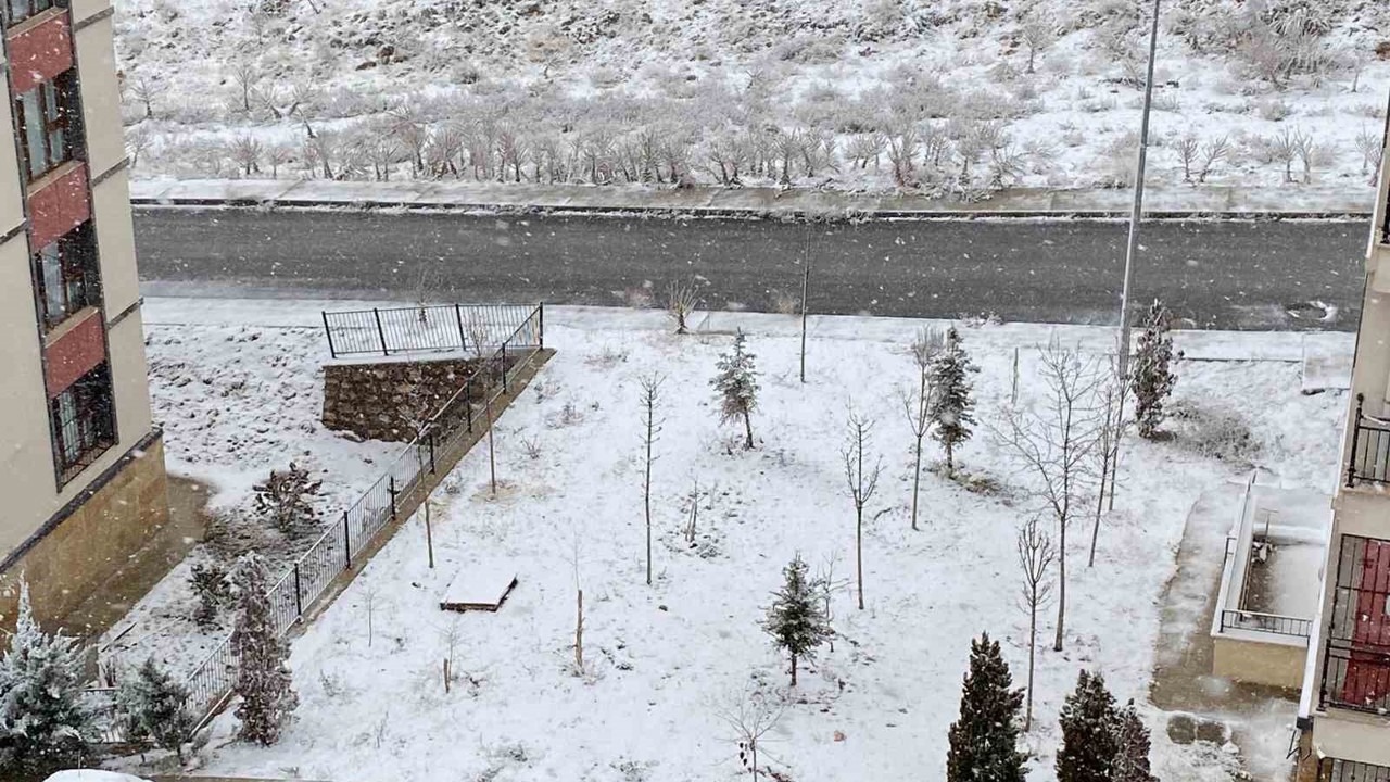 Elazığ’da kar yağışı başladı
