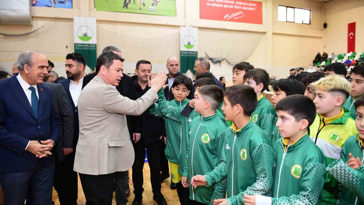 Osmangazi Belediyesi’nden amatör spor kulüplerine malzeme desteği
