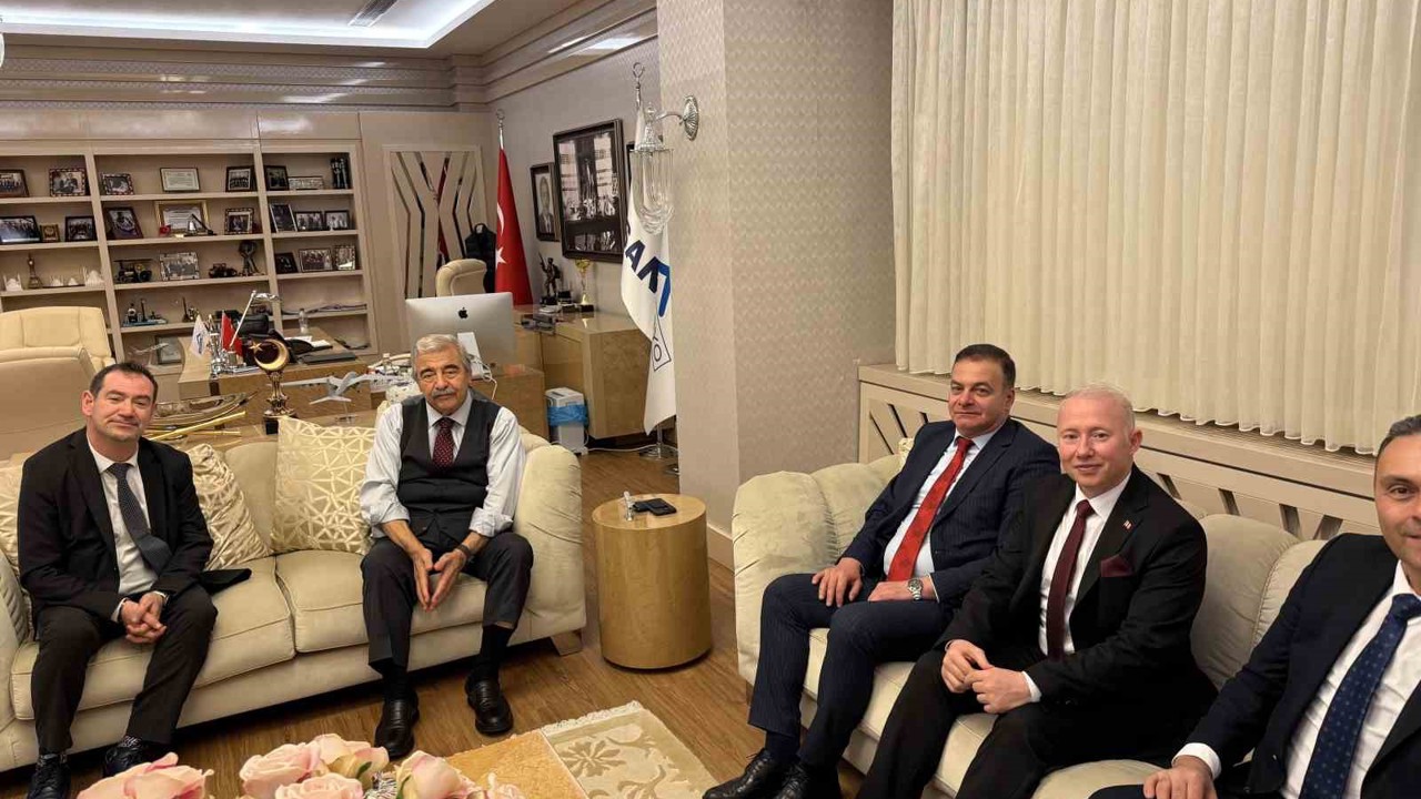 Türkiye’nin ilk serebral palsili uzay mühendisi Karakaş, Konukoğlu’nu ziyaret etti
