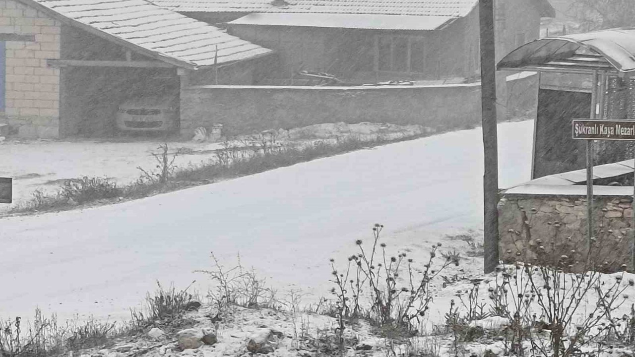 Eskişehir’in kırsalı beyaza büründü
