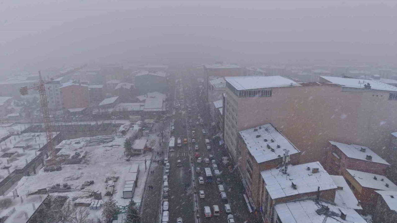 Muş’ta kar yağışı etkili oldu
