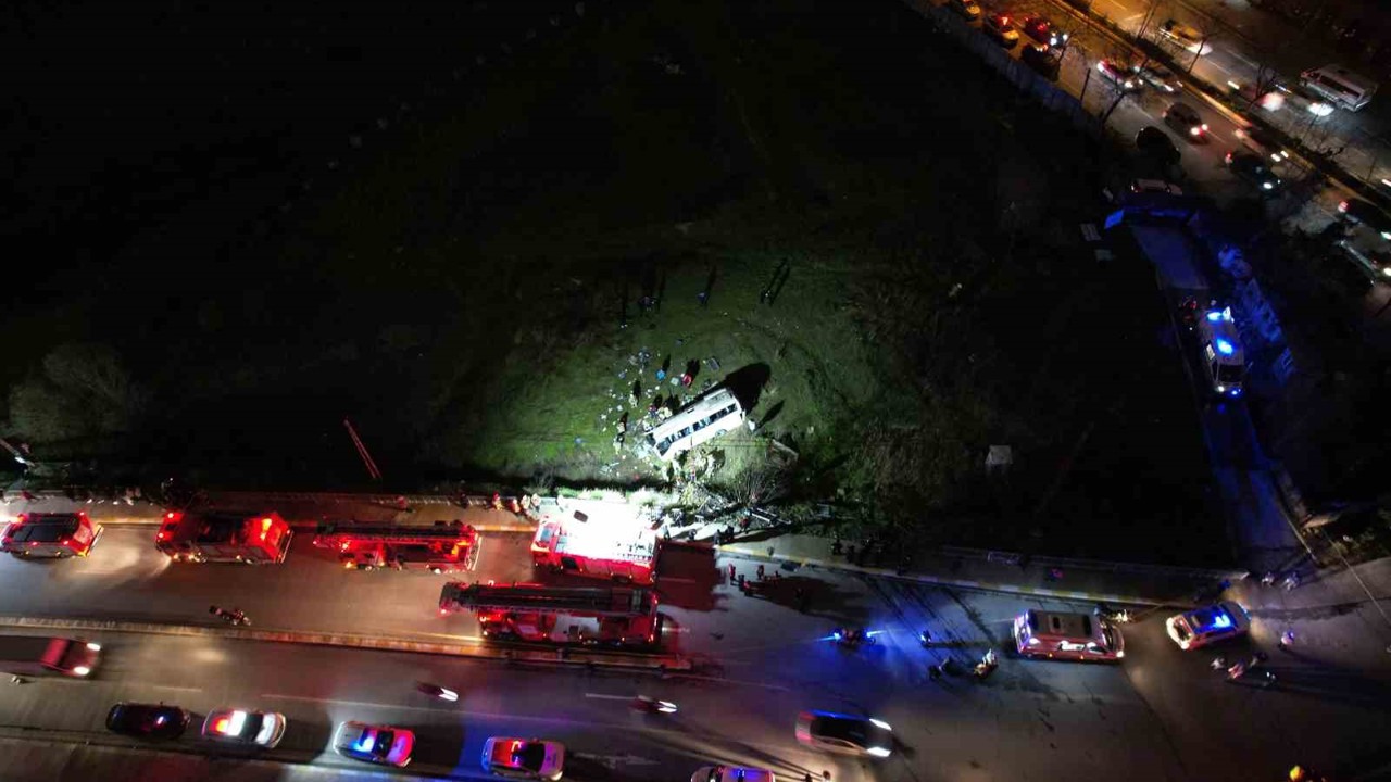 Esenyurt’ta servis minibüsünün kaza yaptığı bölge havadan görüntülendi
