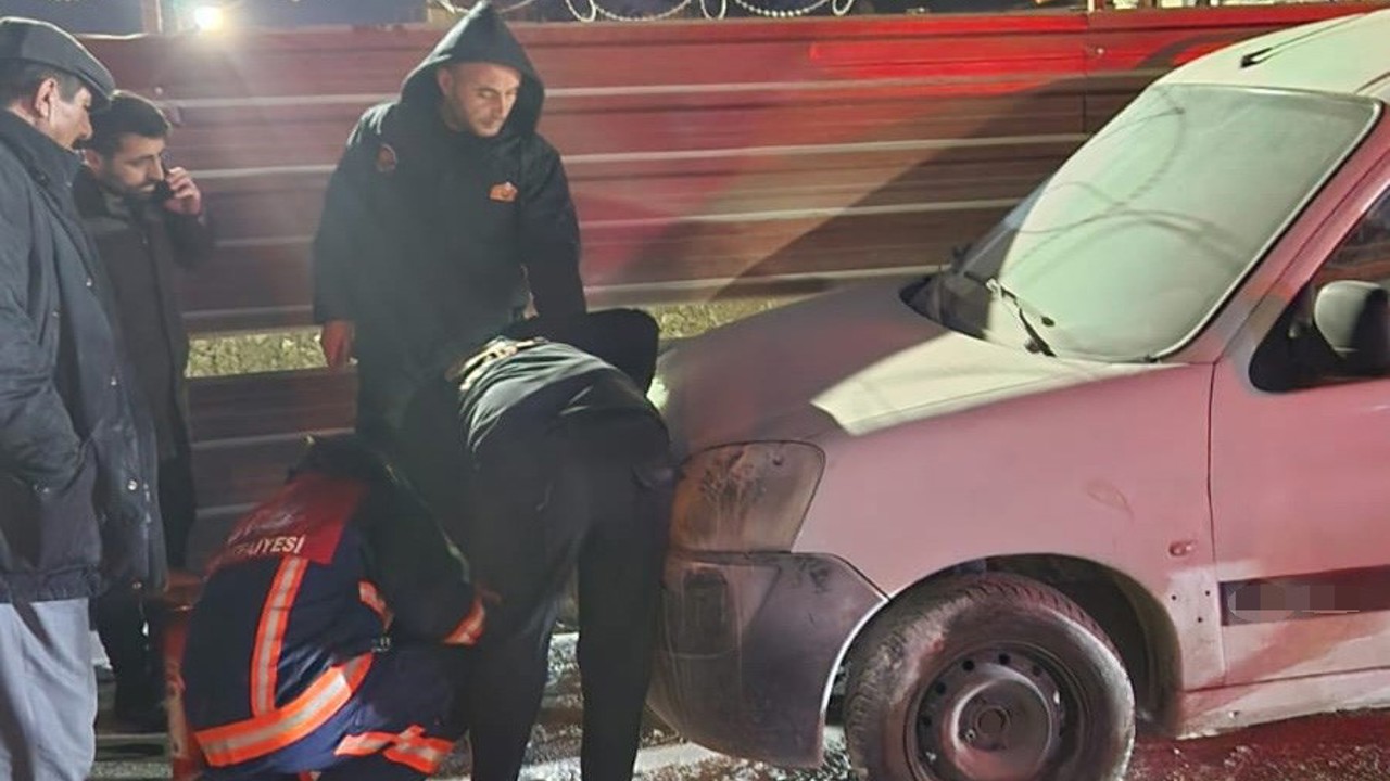 Van’da park halindeki kamyonette yangın
