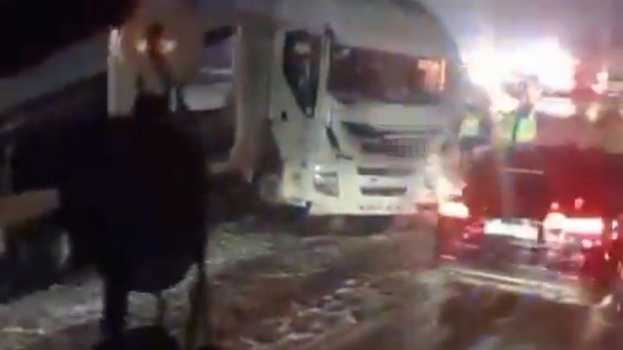 Bolu Dağı Tüneli çıkışında 6 araçlı zincirleme kaza
