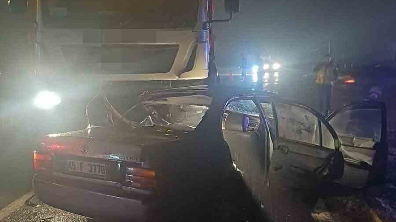 Zonguldak’ta kamyon ile otomobil çarpıştı: 3 yaralı

