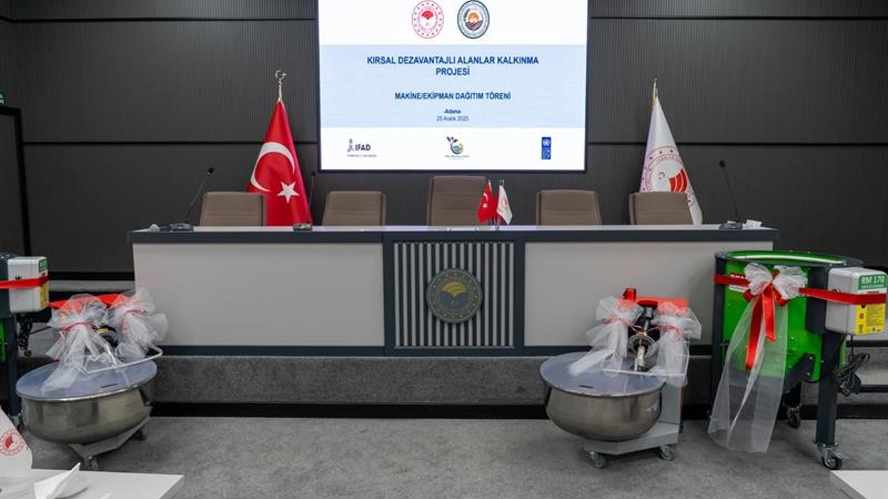 Adana’da 16’sı kadın 32 çiftçiye makine desteği
