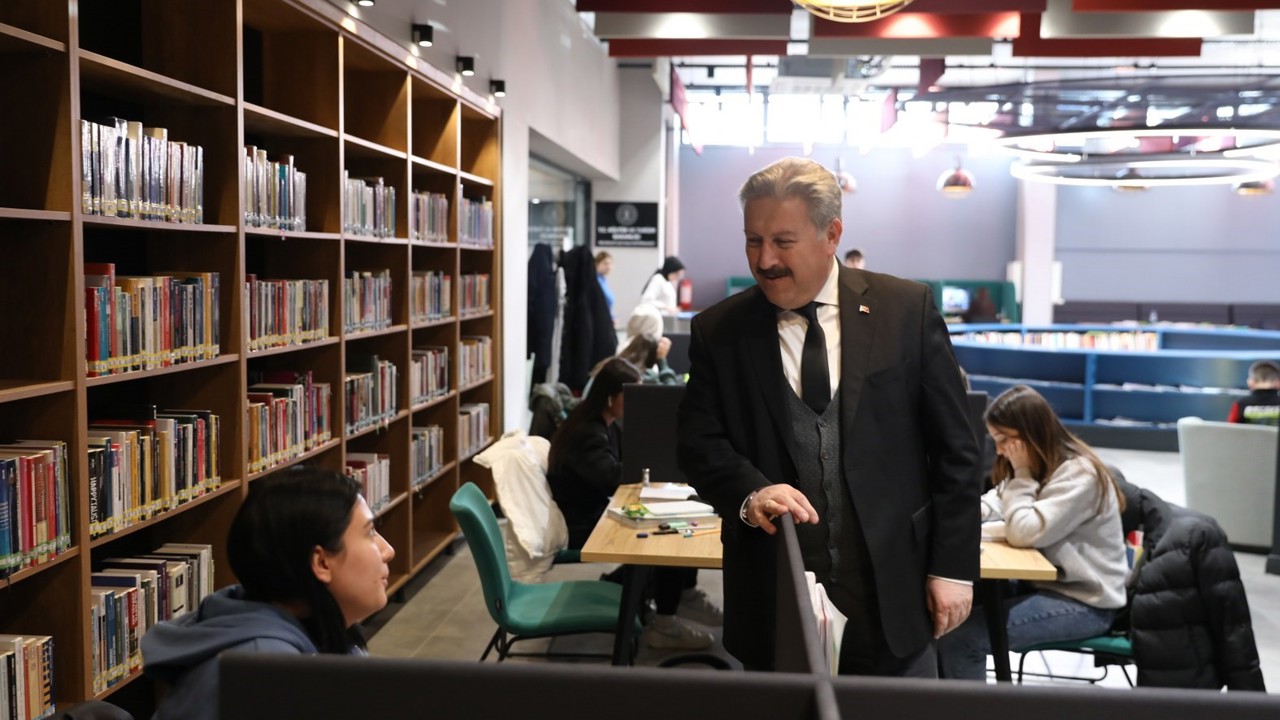 Melikgazi’nin geleceğe ışık tutan yatırımı: Akıl Küpü Kütüphaneleri
