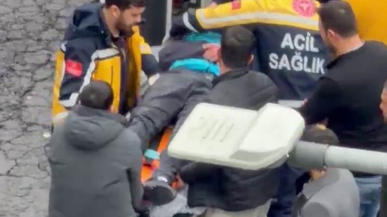 Otomobil motokuryeye çarptı: 1 yaralı
