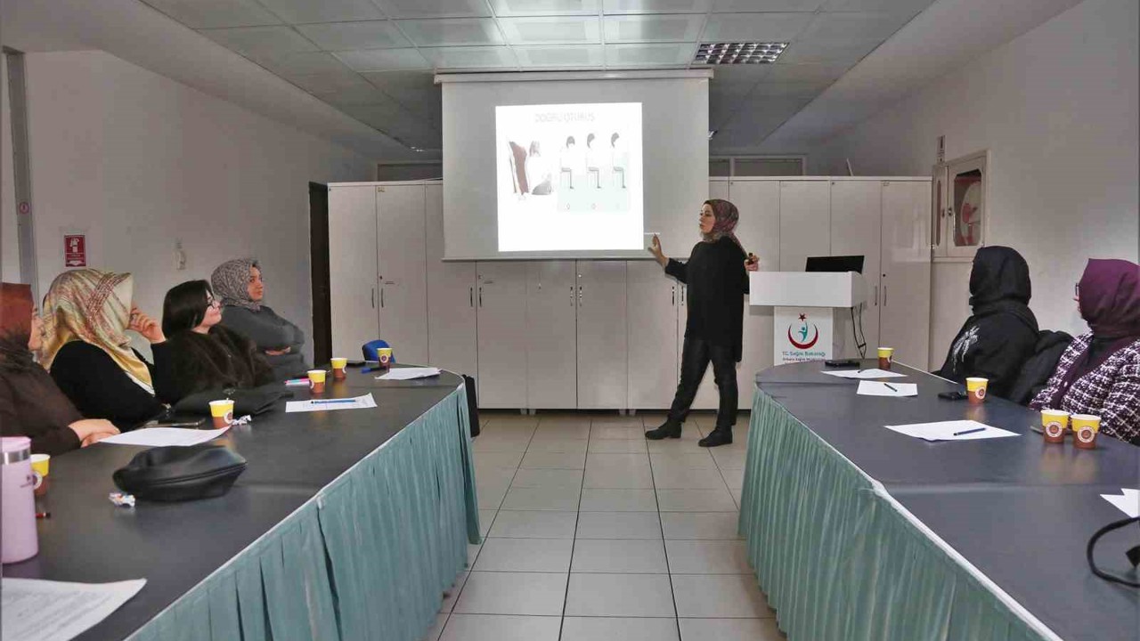 Ankara’da çocuk gelişim merkezi eğitimcilerine yönelik eğitim programı düzenlendi
