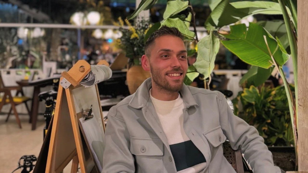 Lüks otomobil alt geçide çarptı, sürücü hayatını kaybetti
